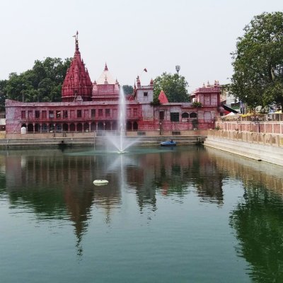 Enchanting Varanasi: A Spiritual and Historical Expedition