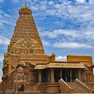South India Rich Temples, Tea Estate and Culture Tour from Chennai 