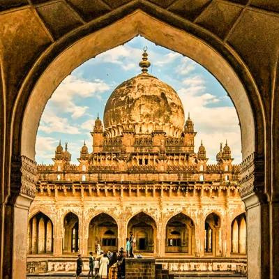 Hubli to Hampi, Bijapur, Badami & Anshi National Park Tour