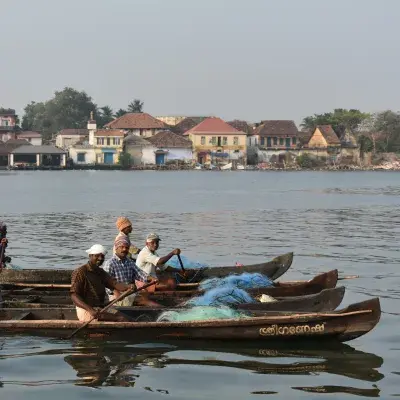 Must See Places of Kerala & Tamilnadu with Kovalam Beach 
