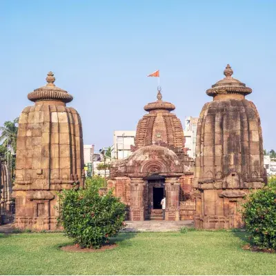 Must Visit Temples of East & South India and Kerala Backwater