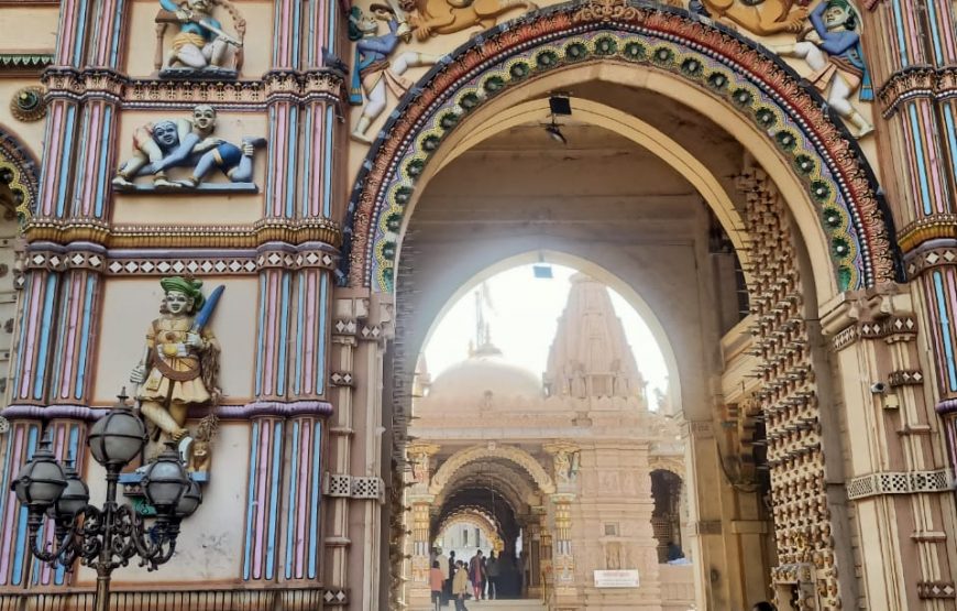 Ahmedabad- Transfers+Hotel+Sightseeing