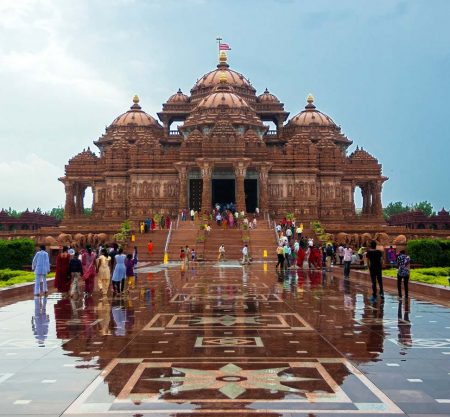 Delhi’s Spiritual Kaleidoscope: A Multi-Faith Journey