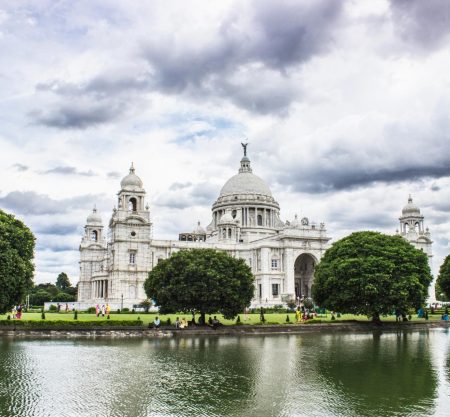 Kolkata Cultural Odyssey: Temples, Heritage & Colonial Splendor