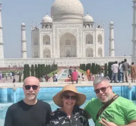 Agra Treasures: Taj Mahal, Agra Fort, and Skydeck Luncheon