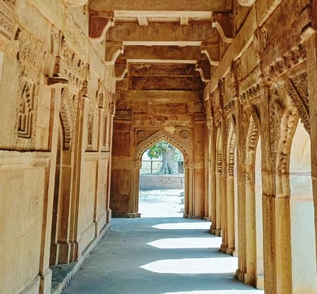 Varanasi to Chunar – A Day of History, Heritage & Rural Life