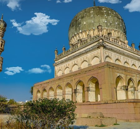Hyderabad Heritage Odyssey: Forts, Palaces & Tombs